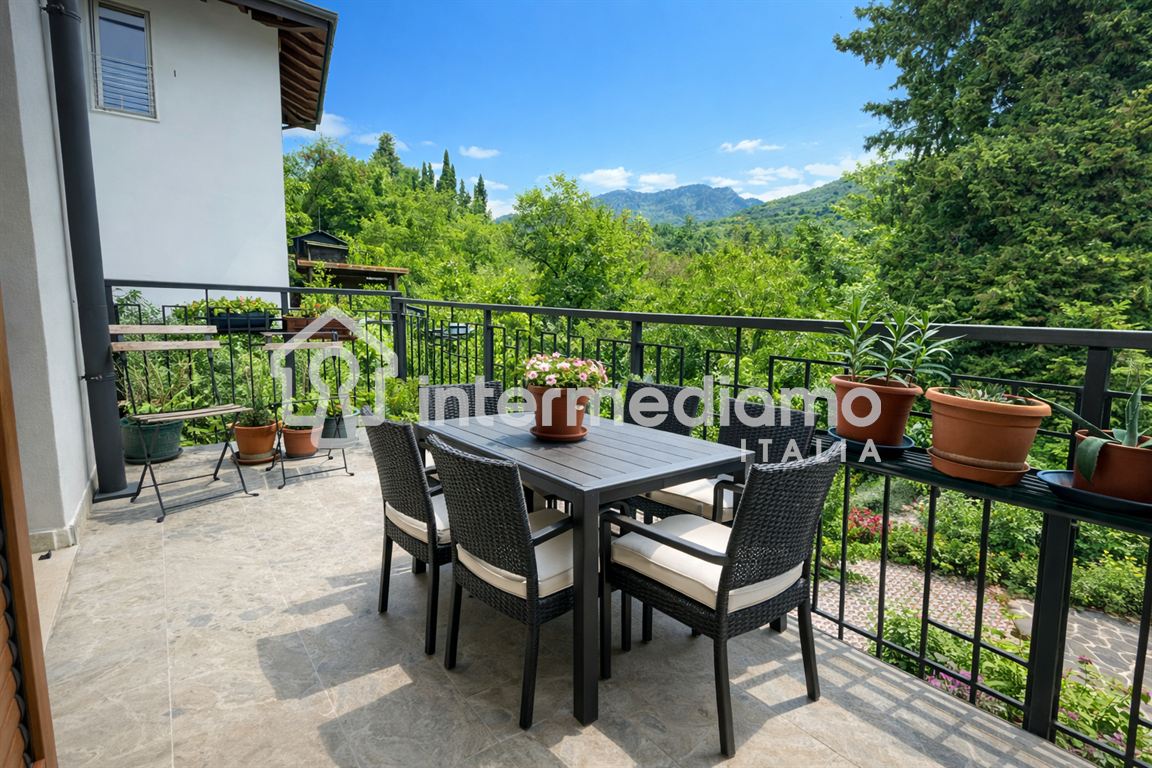 BUSATTE - ELEGANTE RESIDENZA VISTA LAGO